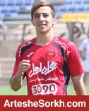احمدزاده در نقش مترجم مهاجم پرسپولیس احمدزاده در نقش مترجم مهاجم پرسپولیس